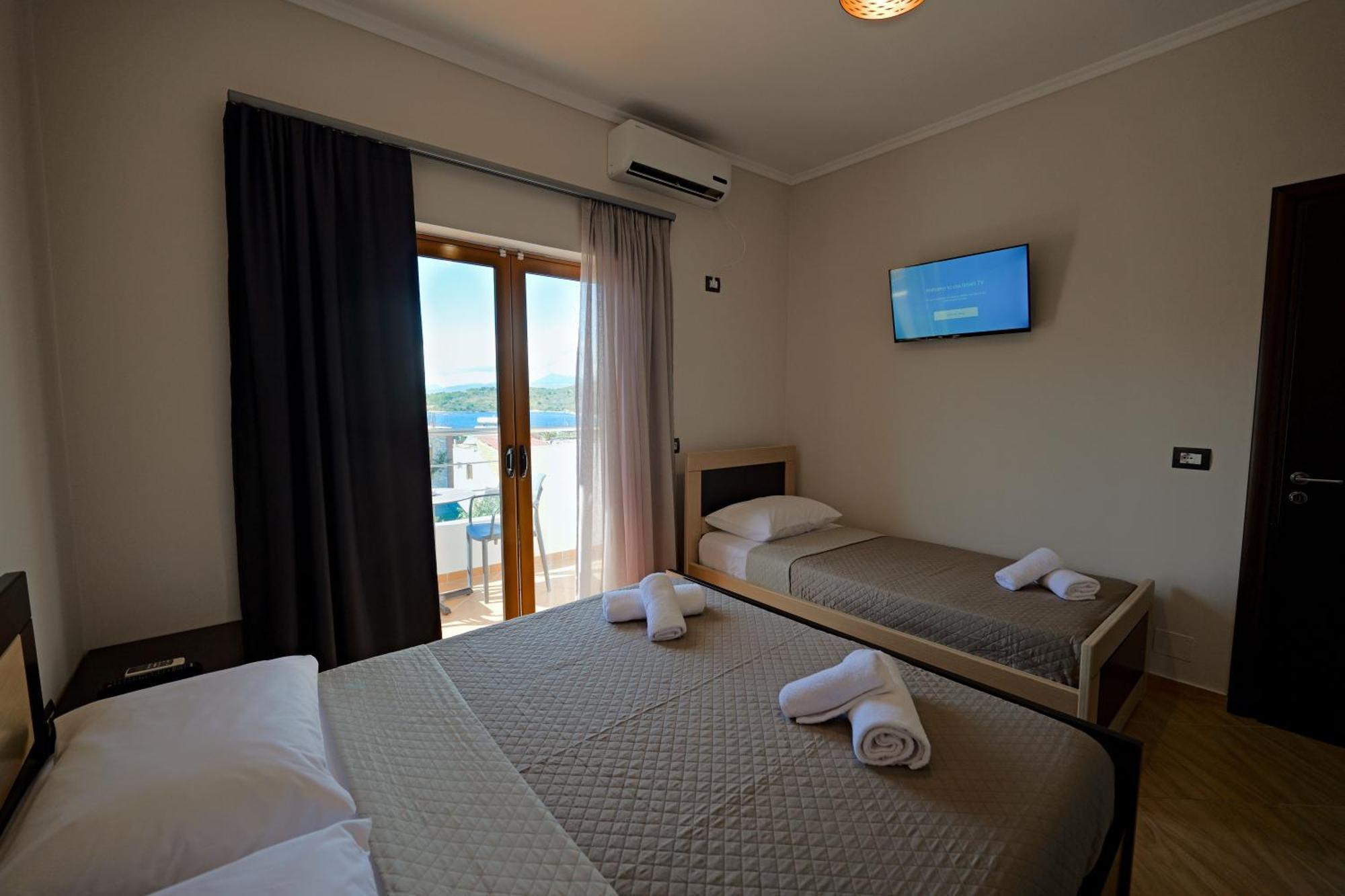 Hotel Deja Vu Ksamil Exterior foto