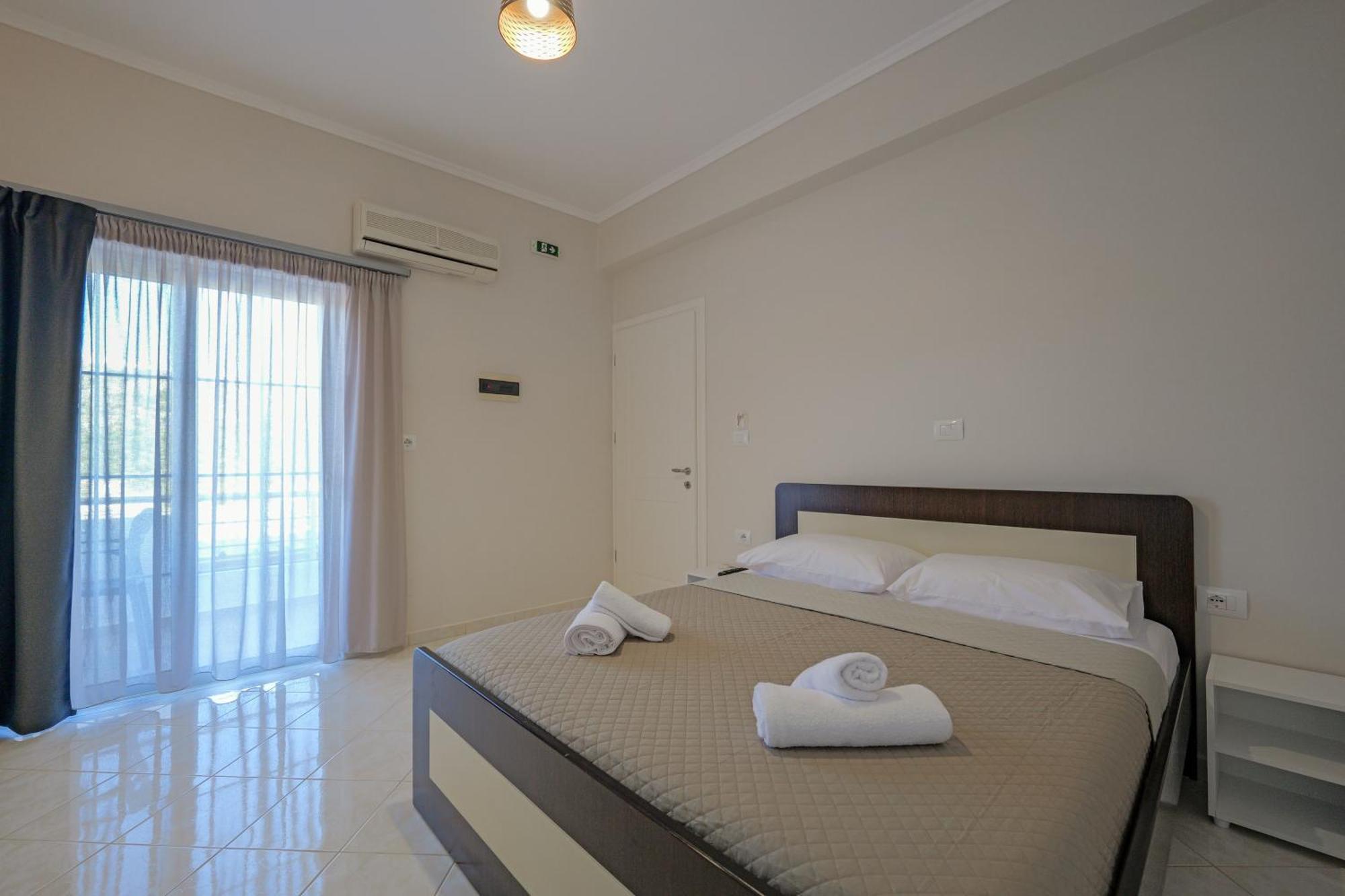 Hotel Deja Vu Ksamil Exterior foto